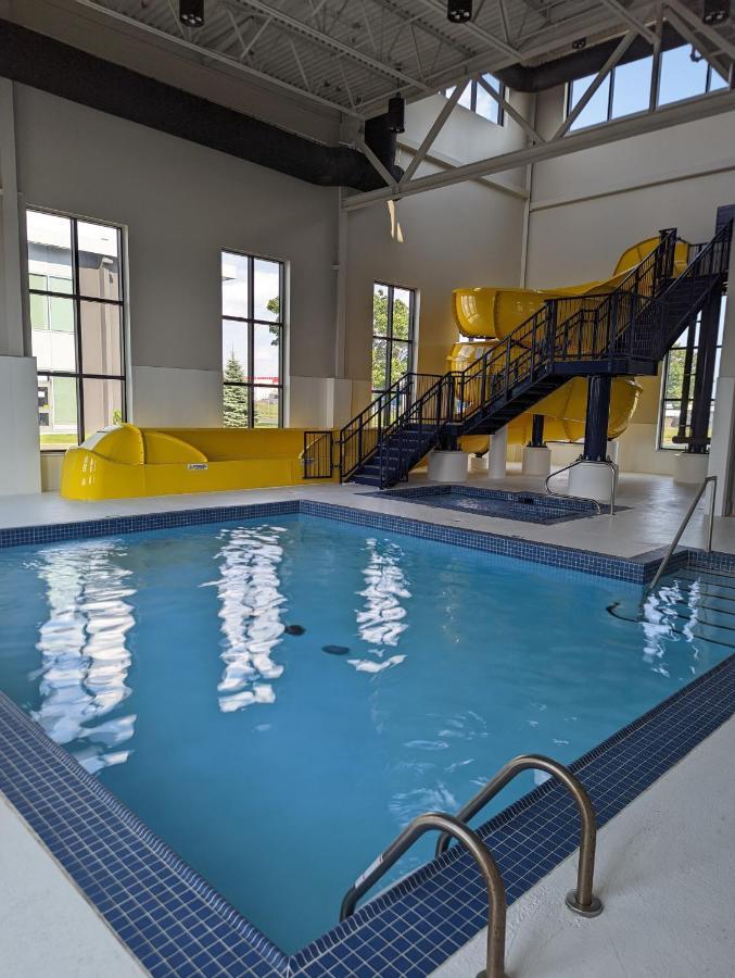 Microtel Inn & Suites Dorval Qc מראה חיצוני תמונה