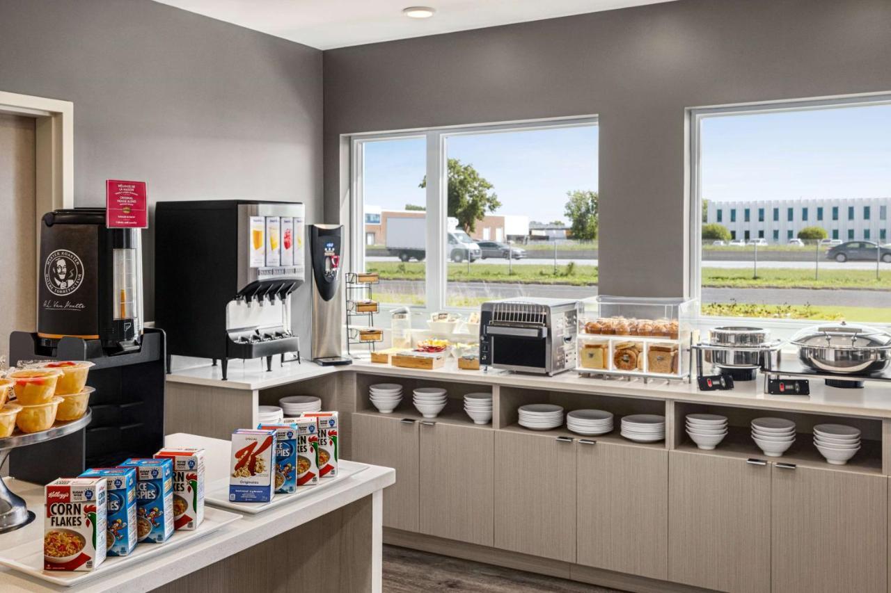 Microtel Inn & Suites Dorval Qc מראה חיצוני תמונה