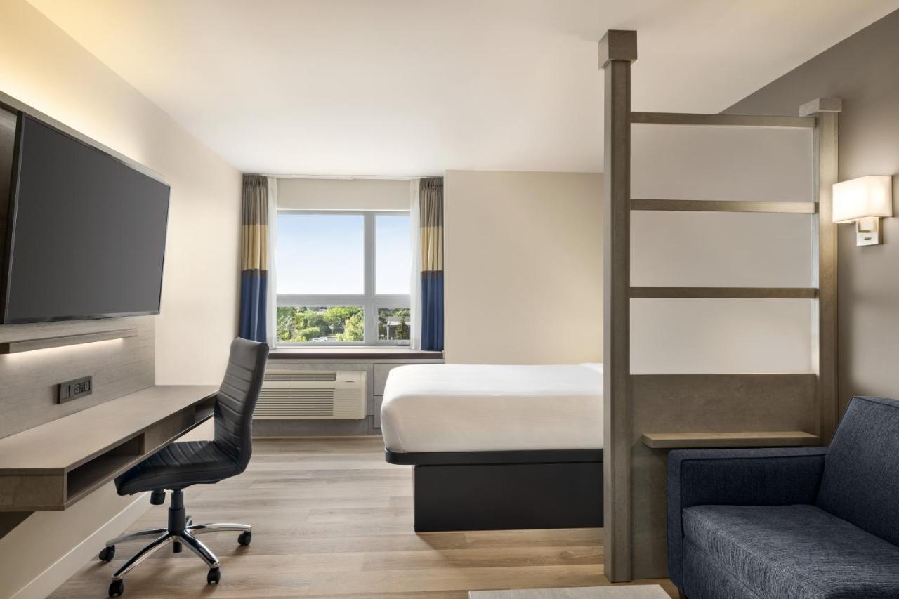 Microtel Inn & Suites Dorval Qc מראה חיצוני תמונה