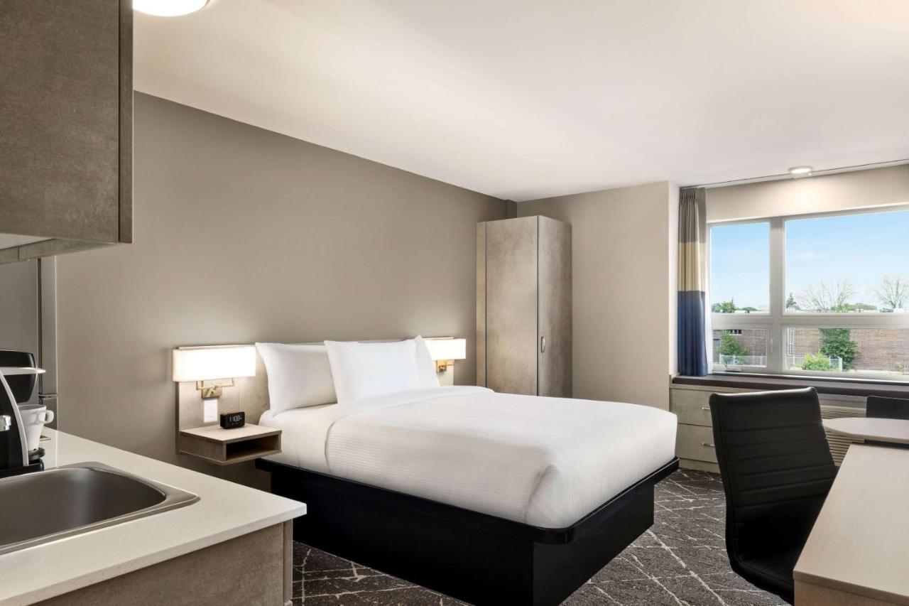 Microtel Inn & Suites Dorval Qc מראה חיצוני תמונה