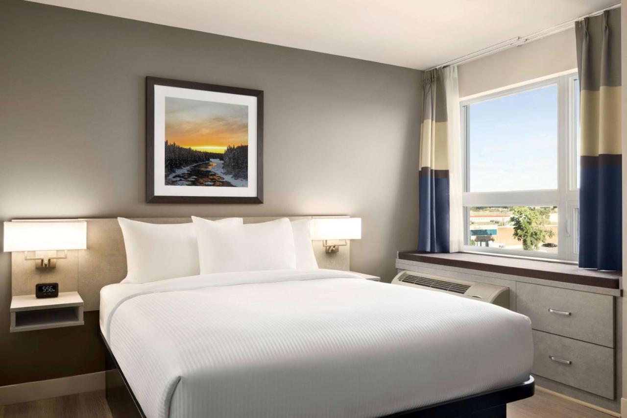 Microtel Inn & Suites Dorval Qc מראה חיצוני תמונה